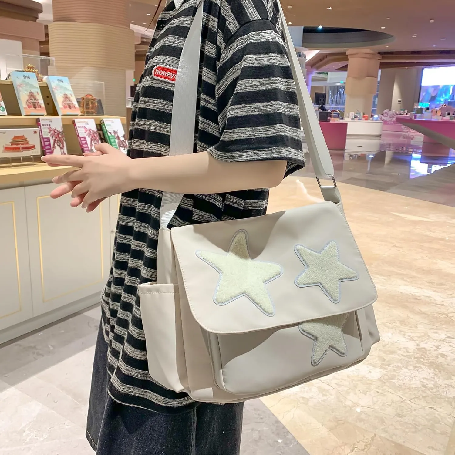 Small Messenger Bag for Women Cute Bag Kawaii Star Crossbody Shoulder Tote Bag with Accessories Gift